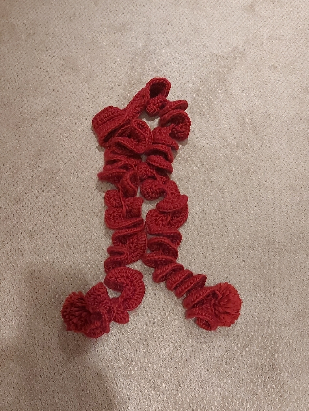 le chateau Red Ruffle Knit Scarf